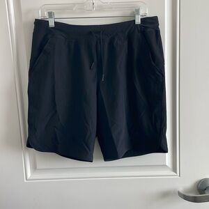 Lands’ End Women’s Black Board Shorts w/ Pockets & Drawstring - Size 10P
